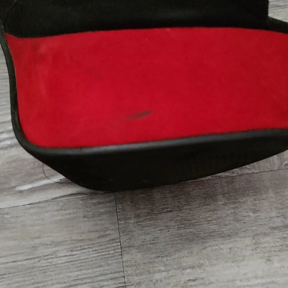 2 Lips Too navy black red tan 